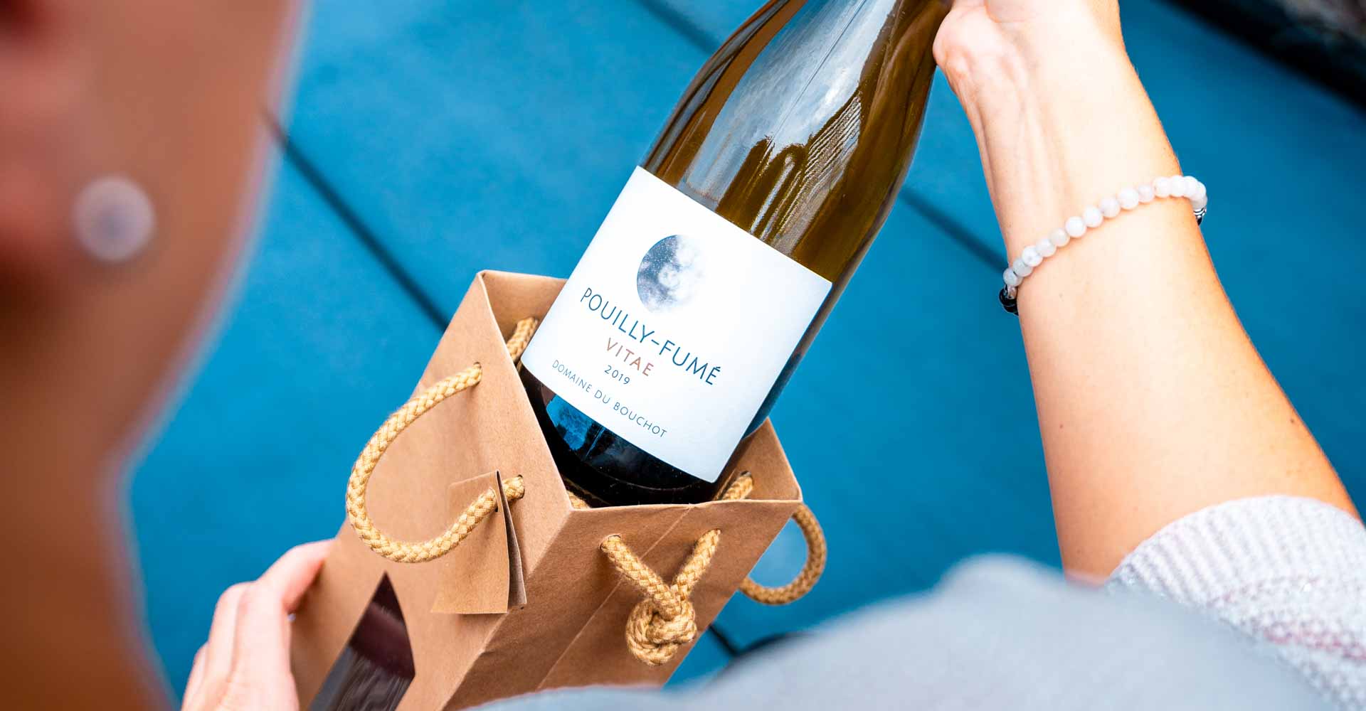 Bílé víno jako dárek